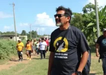 Clécio Luís participa de caminhadas em Macapá