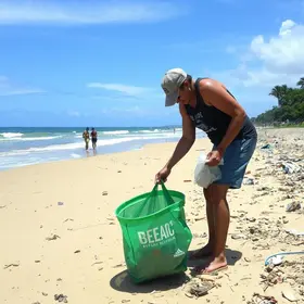 limpeza na Praia da Fazendinha